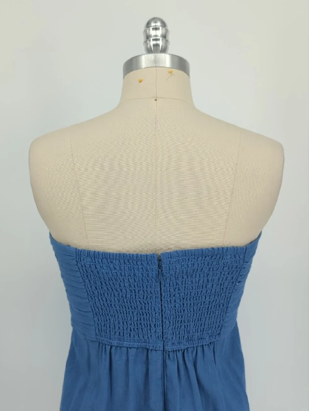 01444 Abercrombie + Fitch Pleated Strapless Maxi Dress Blue size Medium preppy
